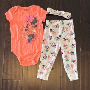 Disney Minnie Baby Girls Bright Coral onesie with matching pants and bow!